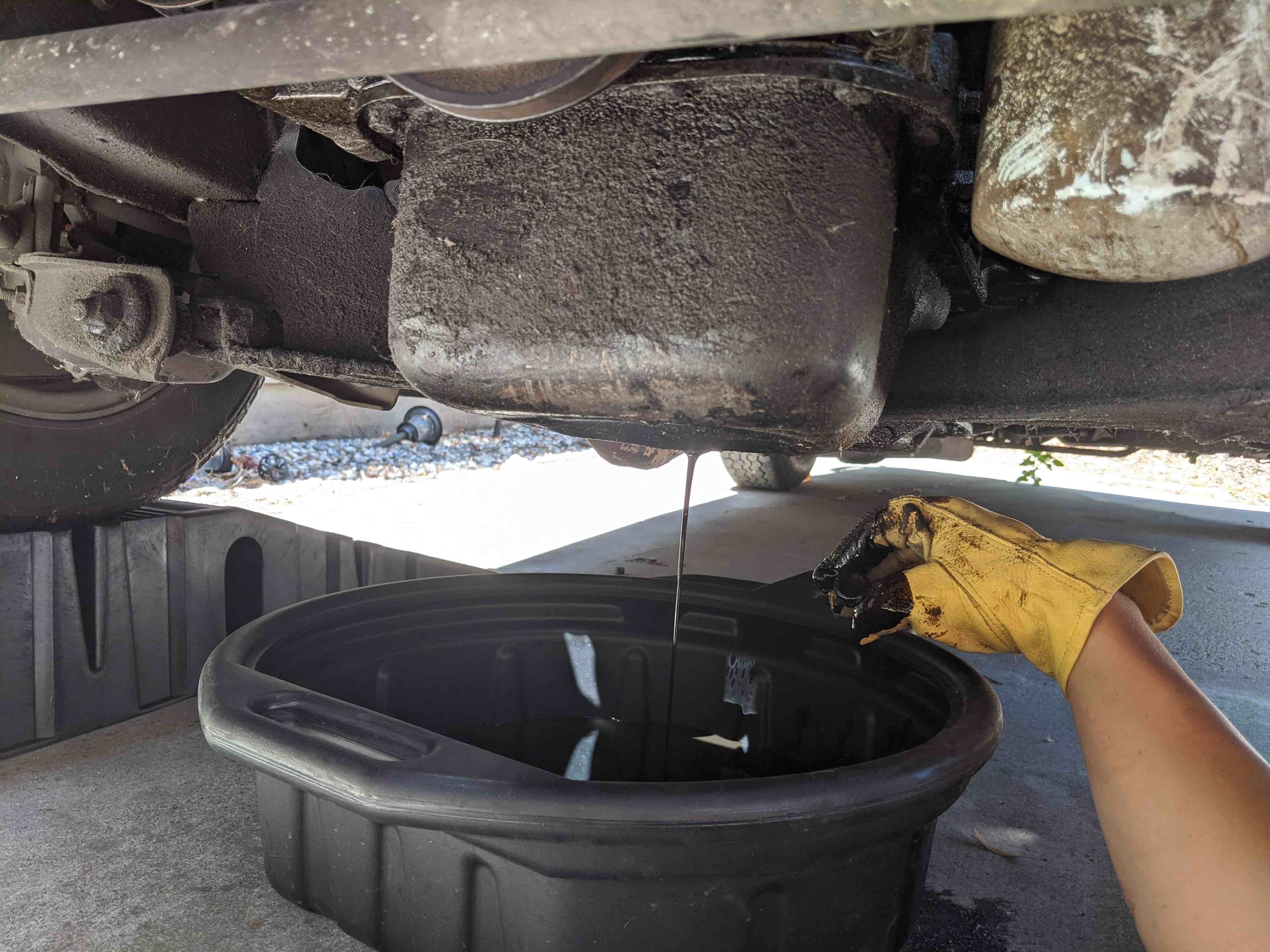 Draining oil